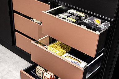 Schubkastensystem AvanTech YOU im Möbel